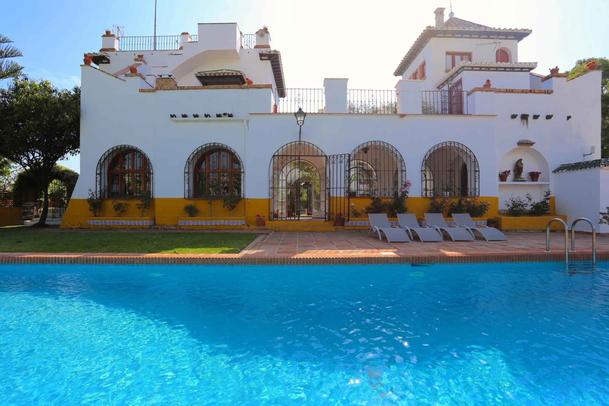 Villa Clavero Nine Premium Apt Малага Экстерьер фото